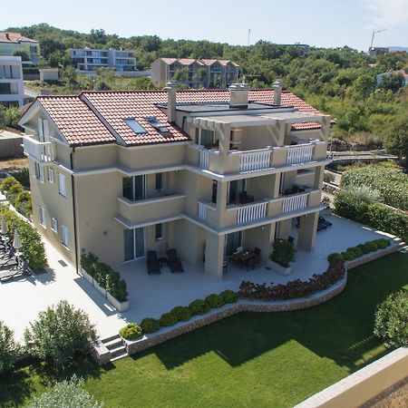 Luxury Apartments Villa Mande Малинска Экстерьер фото