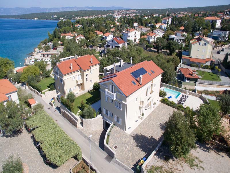 Luxury Apartments Villa Mande Малинска Экстерьер фото