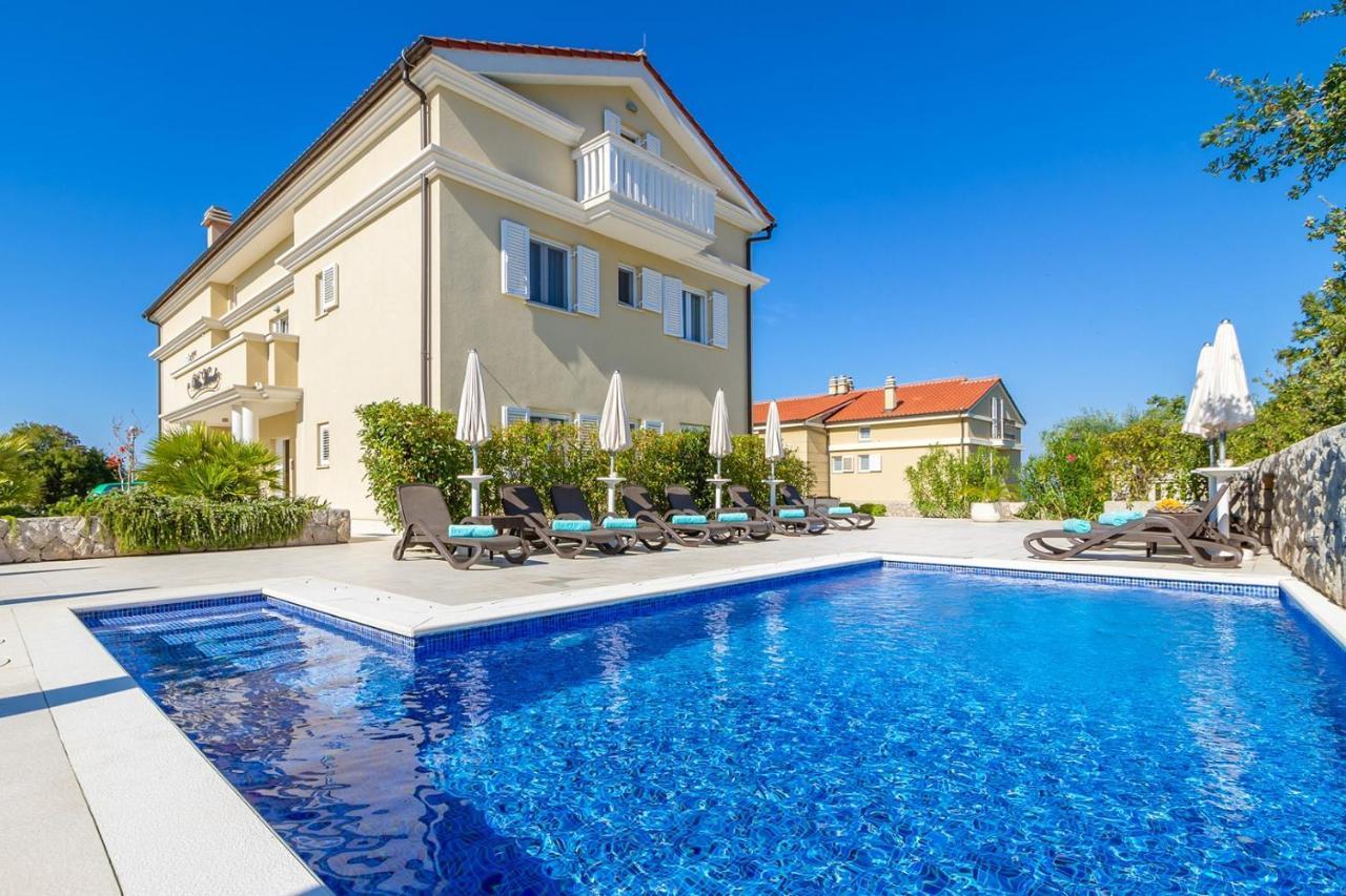 Luxury Apartments Villa Mande Малинска Экстерьер фото